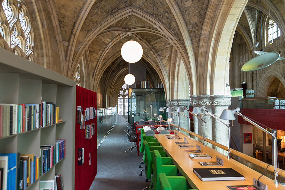 The Kruisherenhotel's library, Maastricht