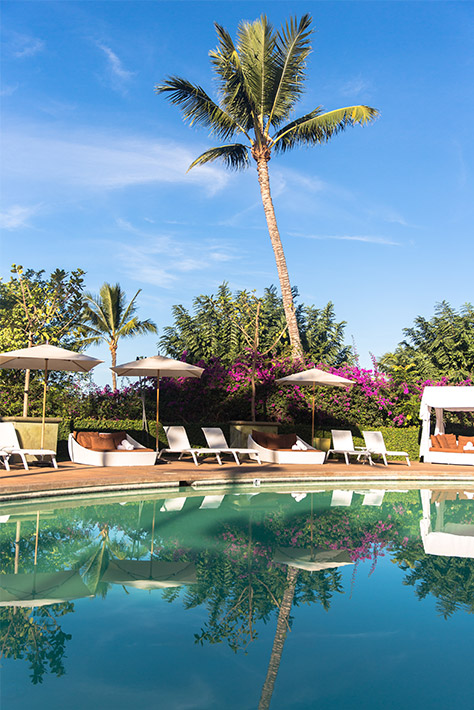 Who could resist the Hotel Wailea's tempting poolside cabanas